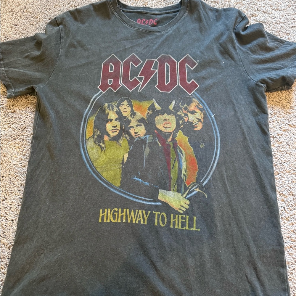 Acdc ac/dc highway to hell luckily brand vintage distressed tee sz L